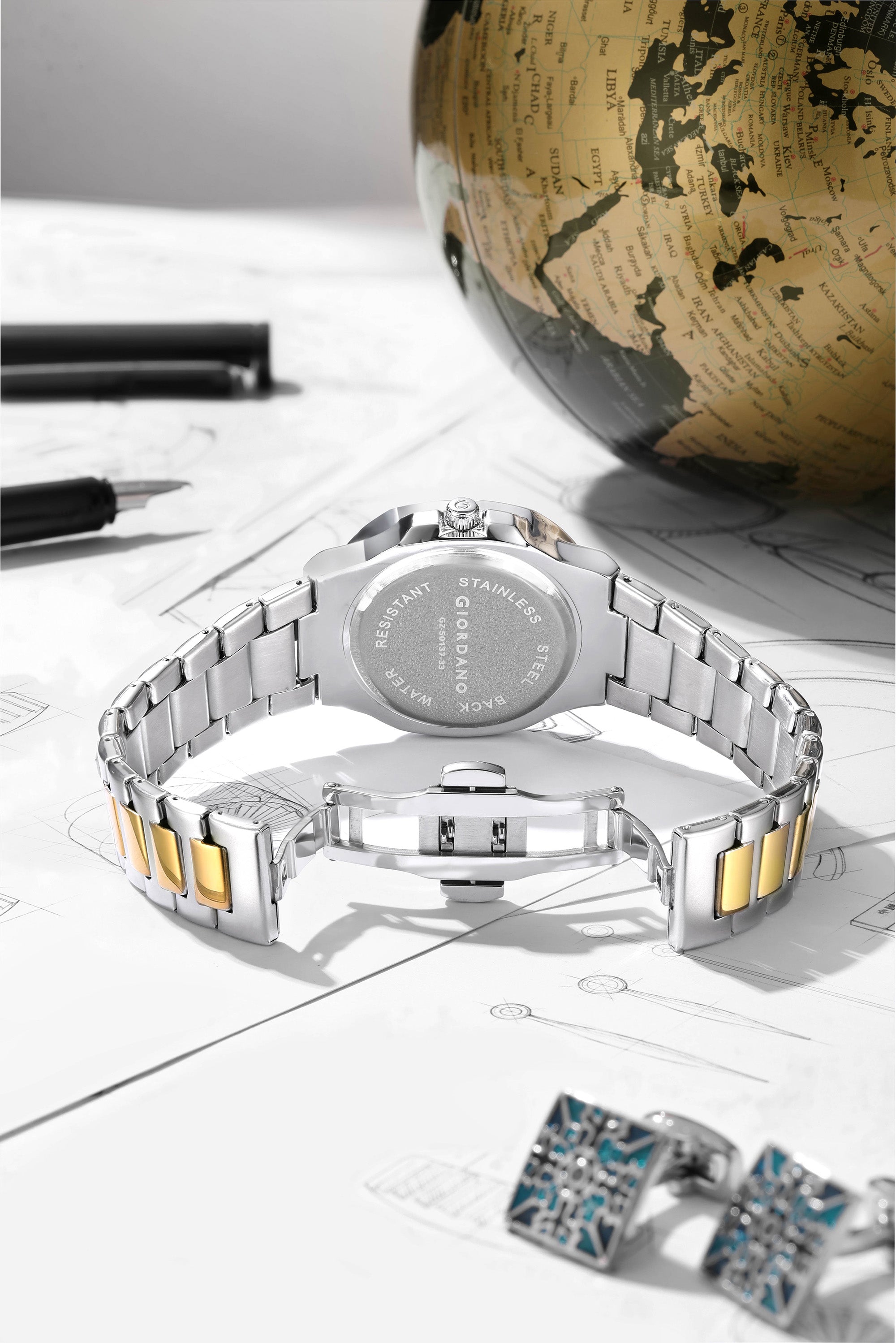 Giordano Luxury Watch for men with Textured Dial, Crystal Bezel, Date Display and stainless Steel strap GZ-50137-33