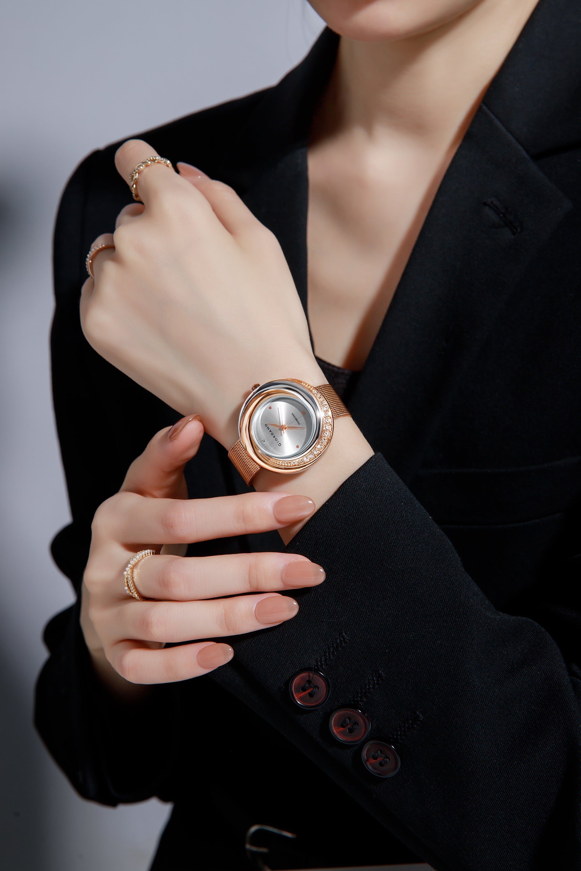 Giordano Primessa Analog Watch for Women with Round Silver Dial, Crystal Accented Bezel, Hour Markers, Quartz Movement and Rose Gold Stainless Steel Mesh Strap - GZ-60182-33