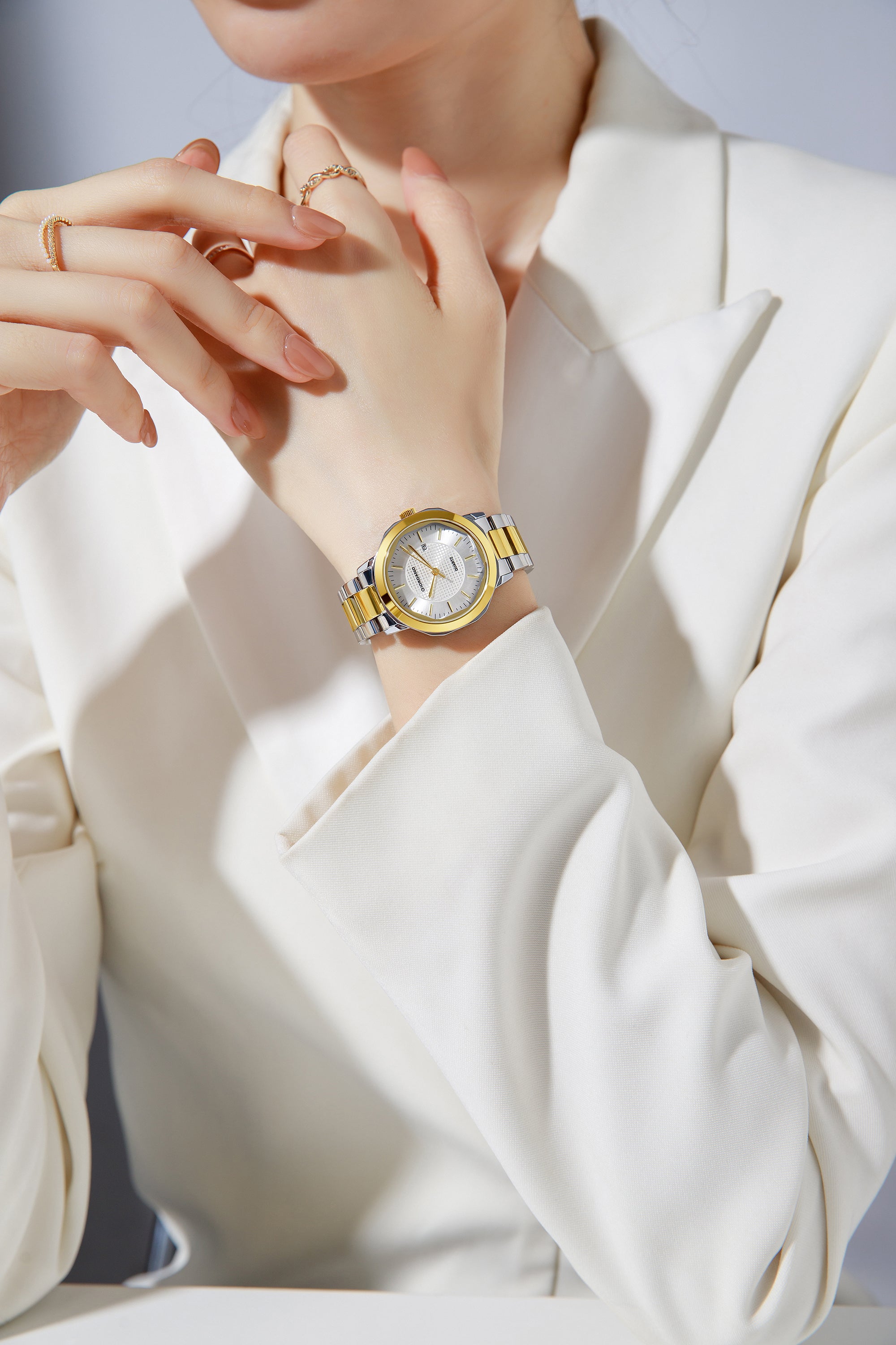 Giordano Analog Quartz Watch for Women with Silver Round Textured Dial, Date Display, Baton Hour Markers and Two-Tone Silver & Gold Stainless Steel Strap - GZ-60179-22