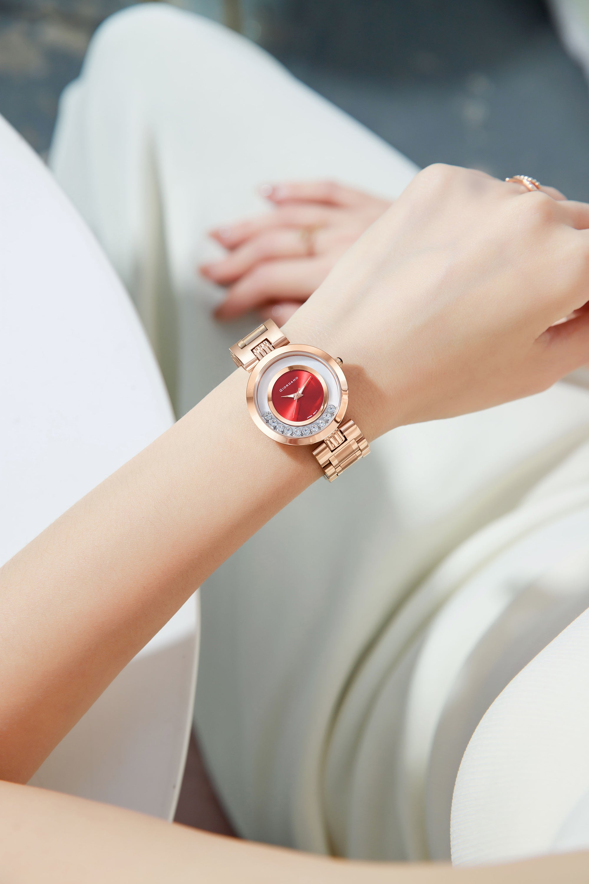 Giordano Rose Gold  Dancing Diamonds Collection Analogue Watch for Women with Elegant Stainless Steel Strap and 3 Hand Mechanism GZ-60083-33