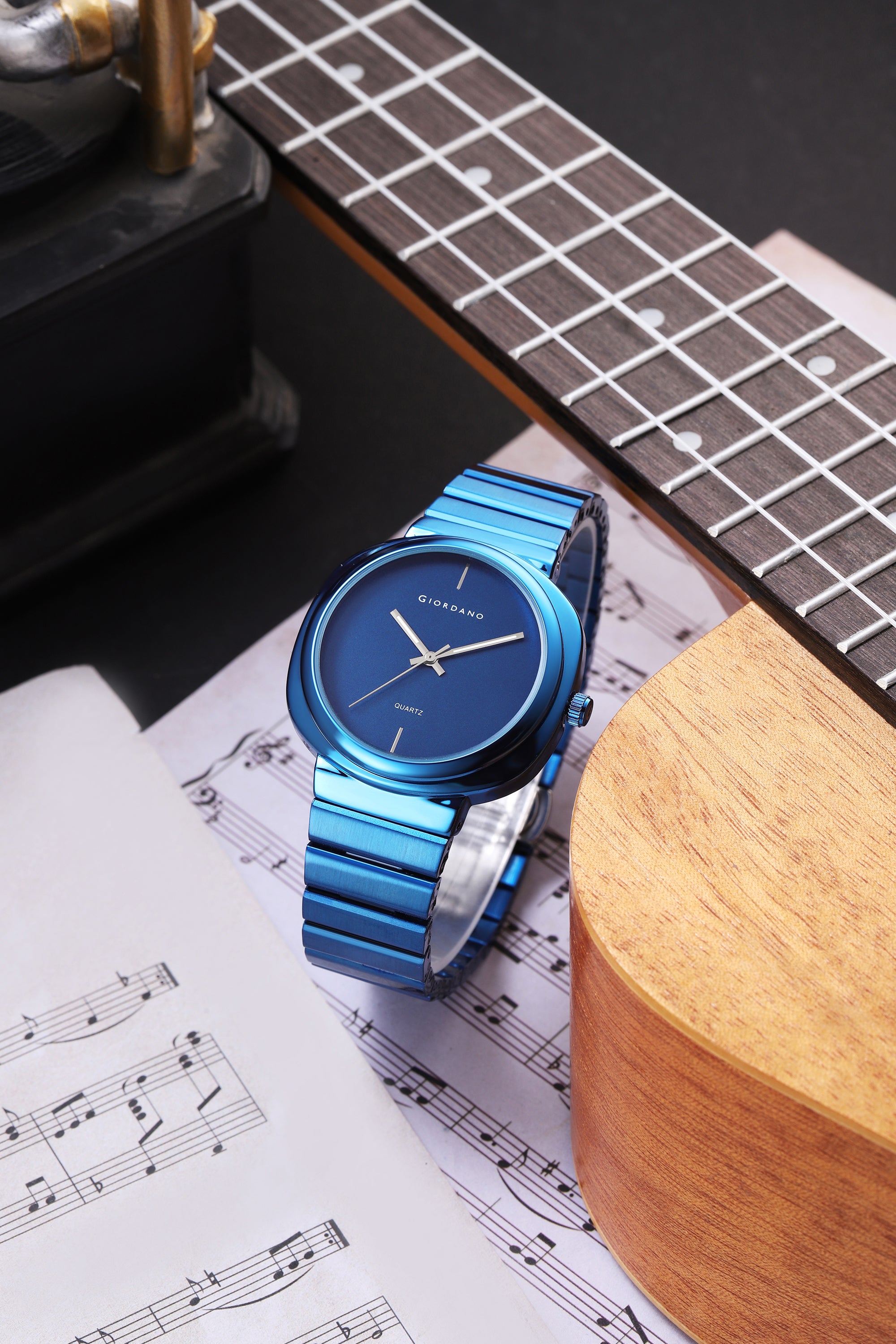 Giordano Analog Quartz Watch for Men with Blue Round Dial, Baton Hour Markers and Blue Stainless Steel Expansion Bracelet Strap - GZ-50233-55