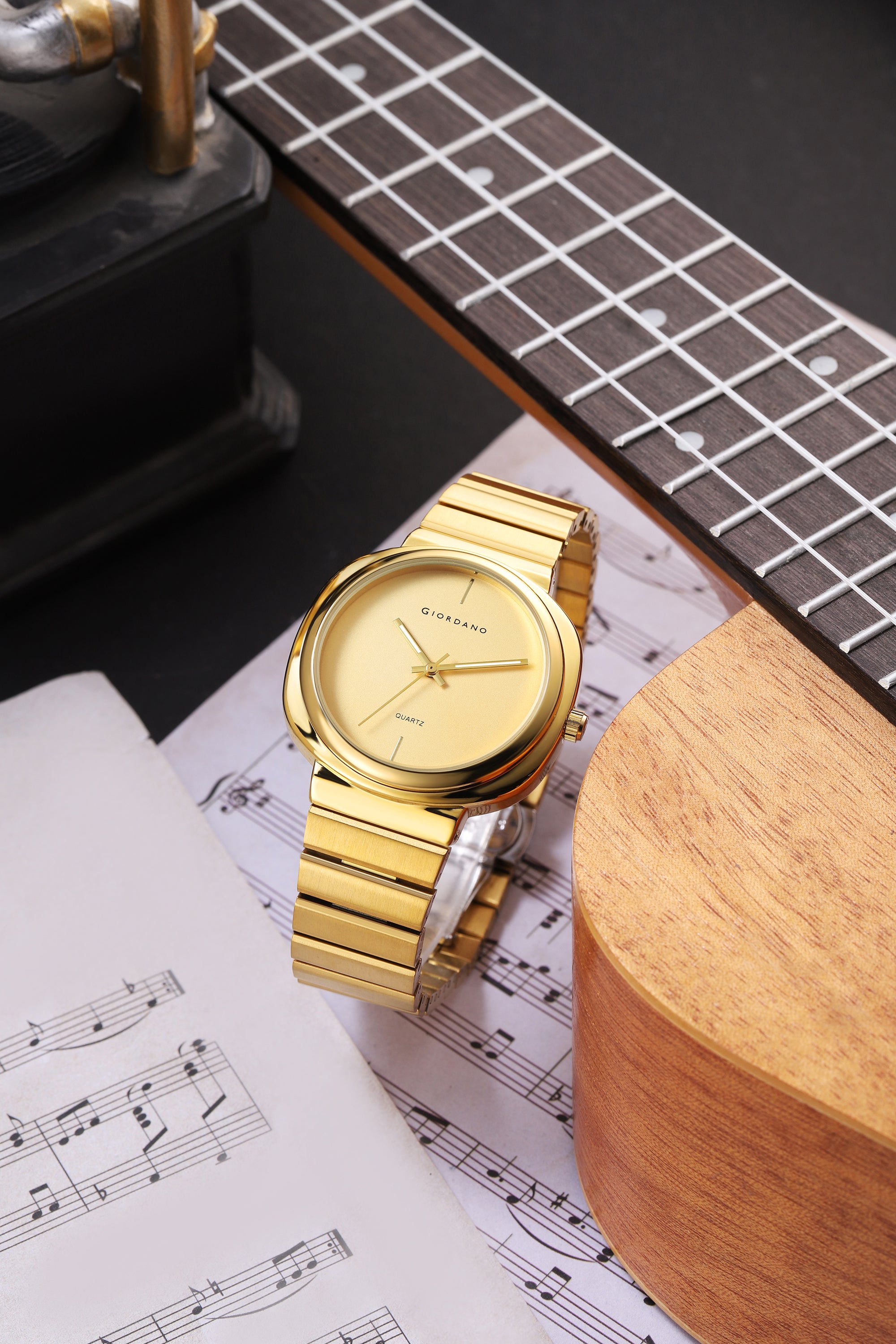 Giordano Analog Quartz Watch for Men with Gold Round Dial, Baton Hour Markers and Gold Stainless Steel Expansion Bracelet Strap - GZ-50233-44