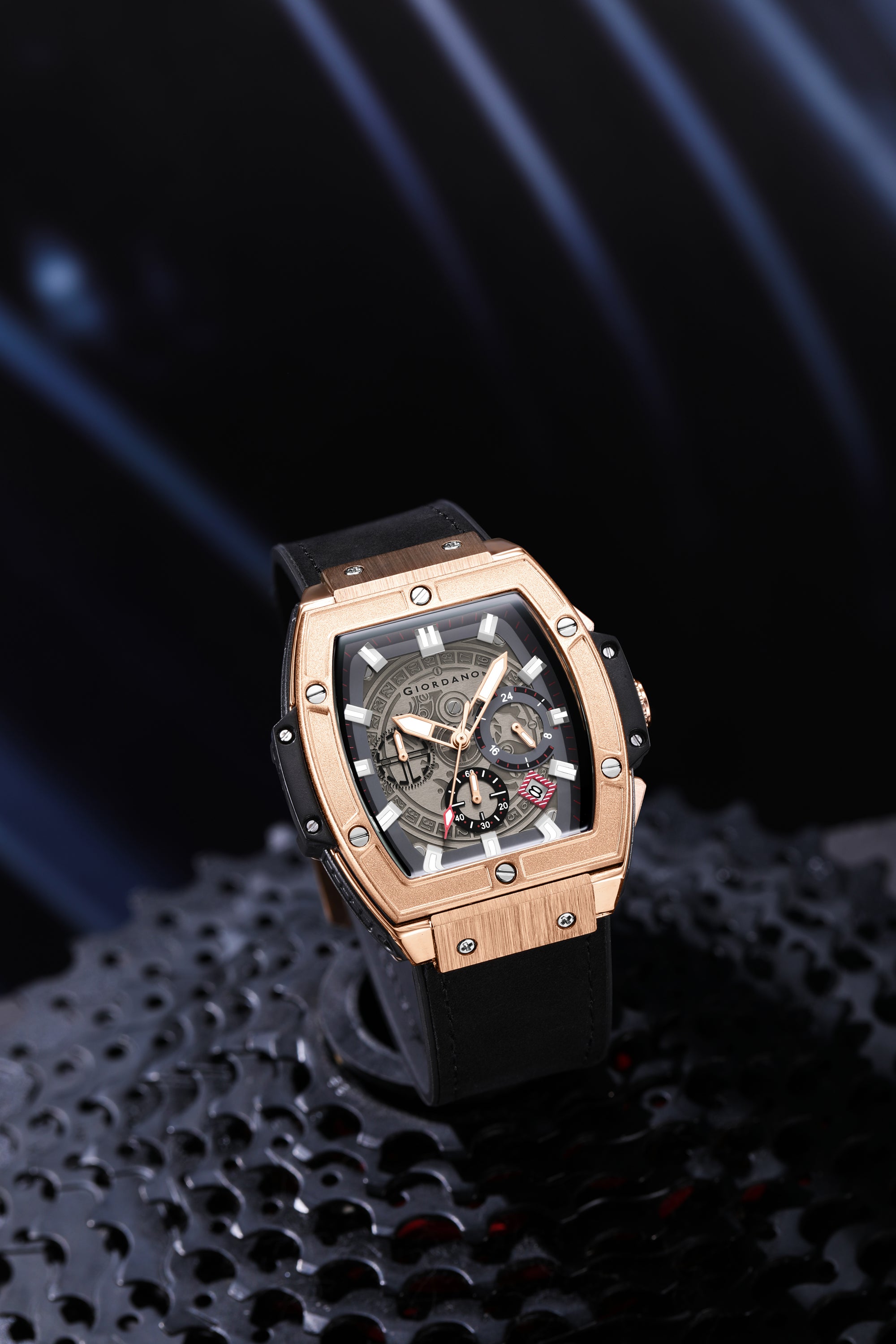 जिओडैनो टर्मिनेटर पुरुषों की रोज़ गोल्ड लेदर मल्टीफंक्शन वॉच - डे, डेट और 24-घंटे सब-डायल के साथ | पुरुषों के लिए वाटर रेसिस्टेंट स्क्वायर डायल यूनिक डिज़ाइन रिस्ट वॉच | GZ-50098-02