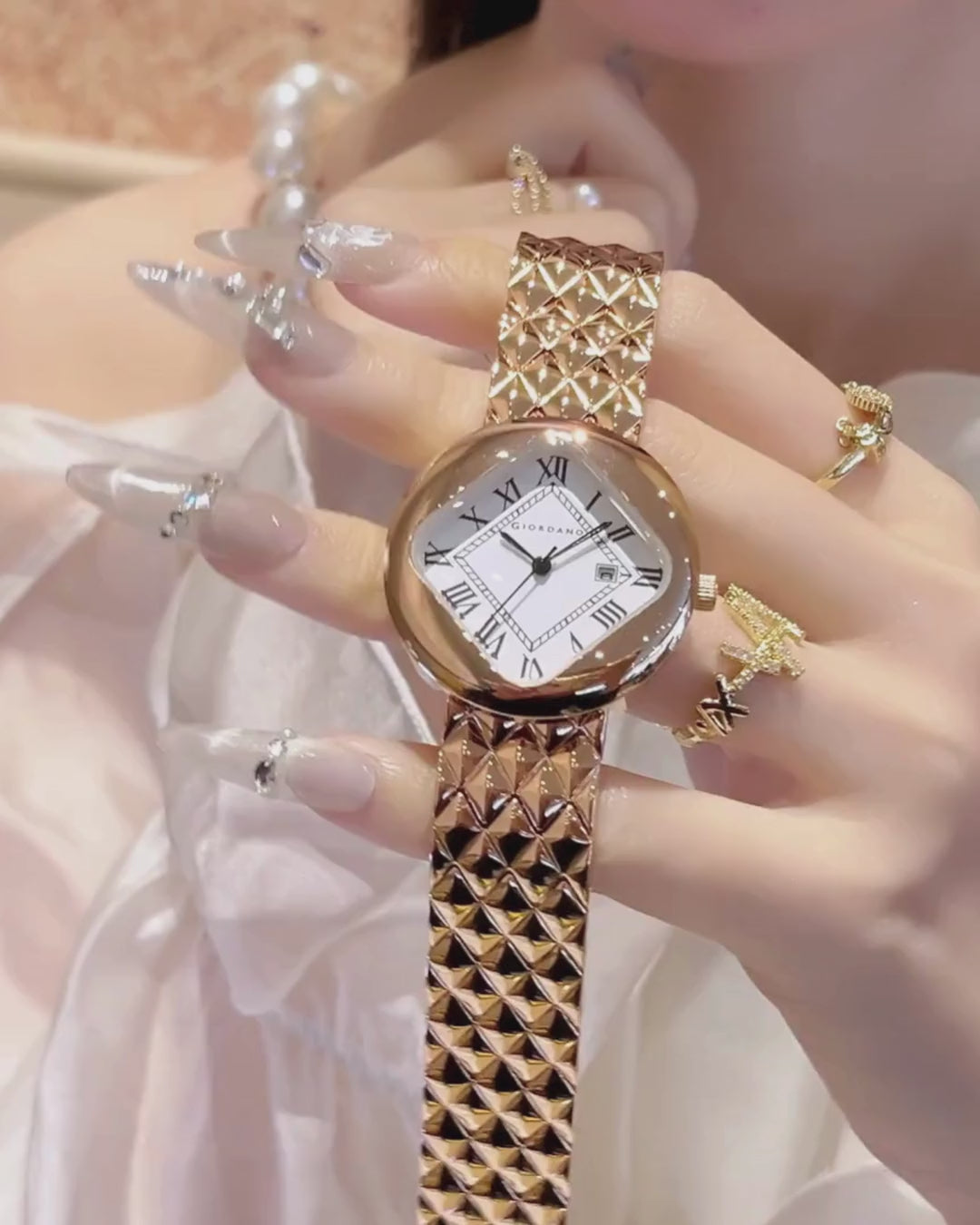 Giordano Elegant Analoge Watch for Women - Unique Rounded-Square Dial, Roman Numeral Dial, Date Display and Textured Stainless Steel Strap | GZ-60121-22